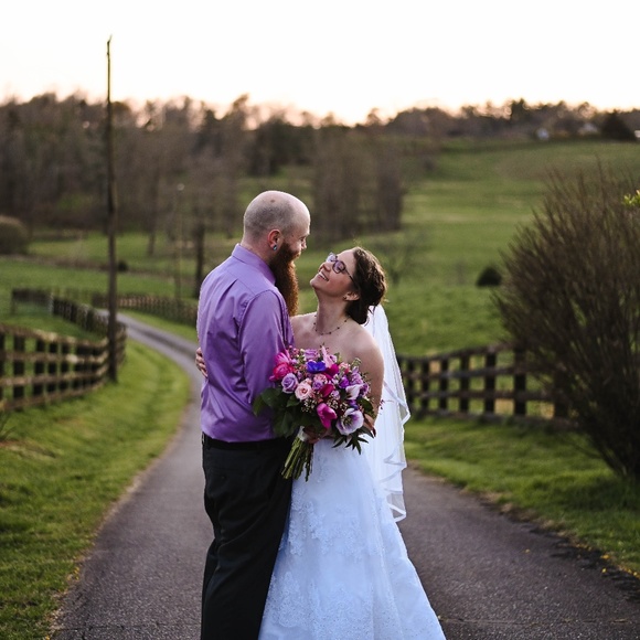 Meet your Posher, Leah - Picture 1 of 4